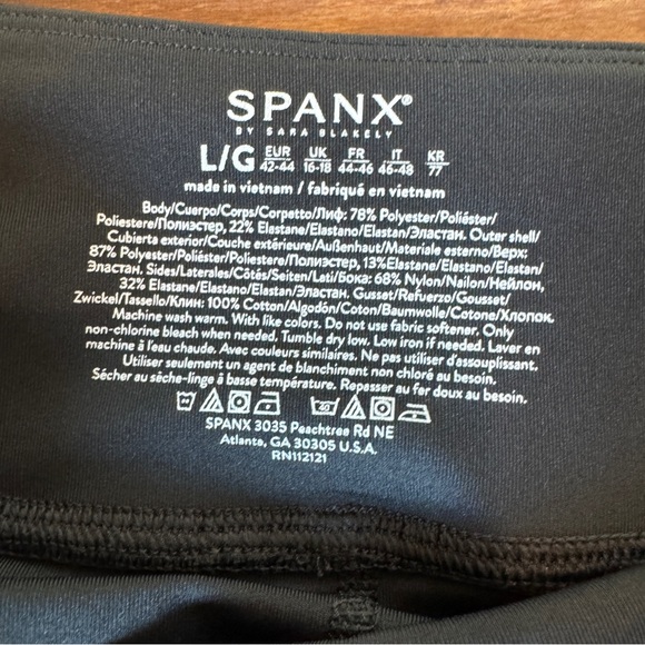 Spanx Get Moving 2-in-1 Short NWT Size L - Picture 7 of 8